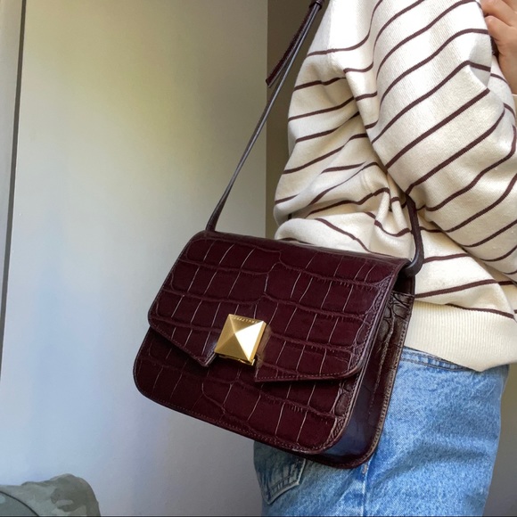 Cute Emp.t Label cross body bag. - Picture 4 of 6